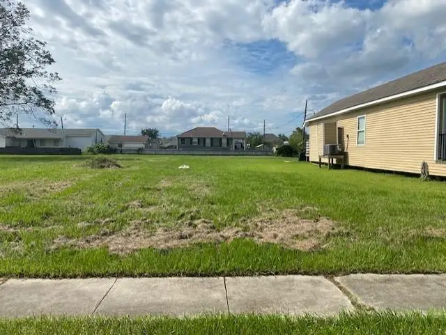 612 Chalmette Avenue, Chalmette, LA 70043 - Image #2