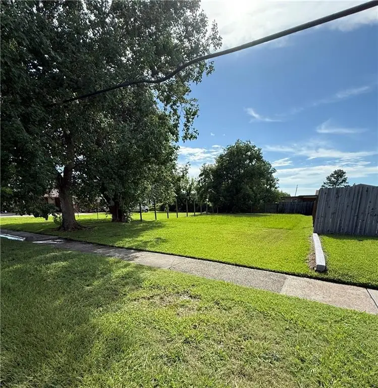 308 Chalmette Avenue, Chalmette, LA 70043 - #2