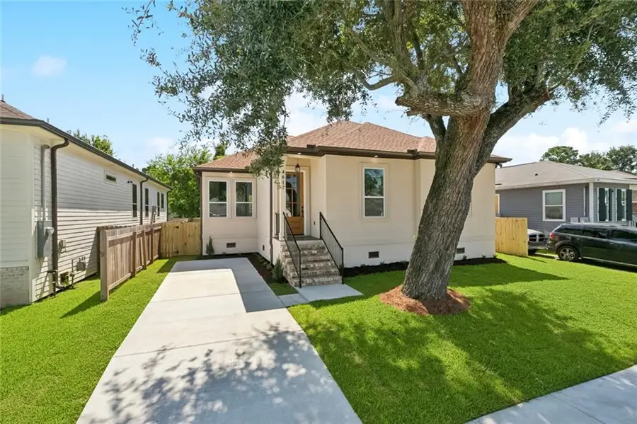 4617 Metropolitan Drive, New Orleans, LA 70122 - Image #2