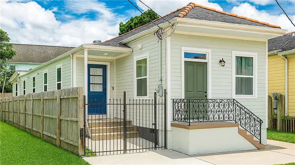 528 S Rocheblave Street, New Orleans, LA 70119 - Image #1