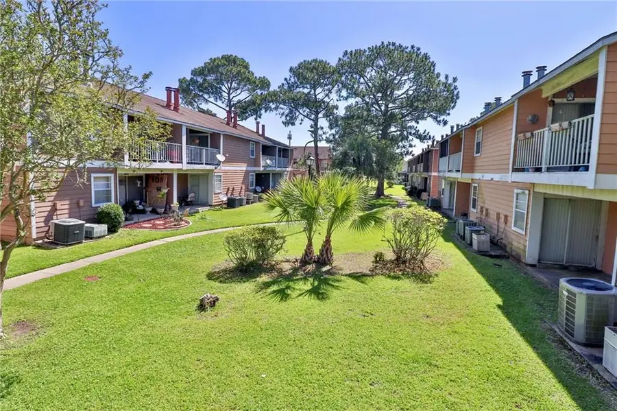 2425 Oxford Place #106, Gretna, LA 70056 - Image #2