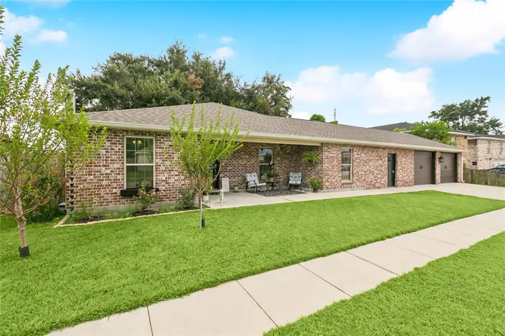 2101 Plaza Drive, Chalmette, LA 70043 - Image #1