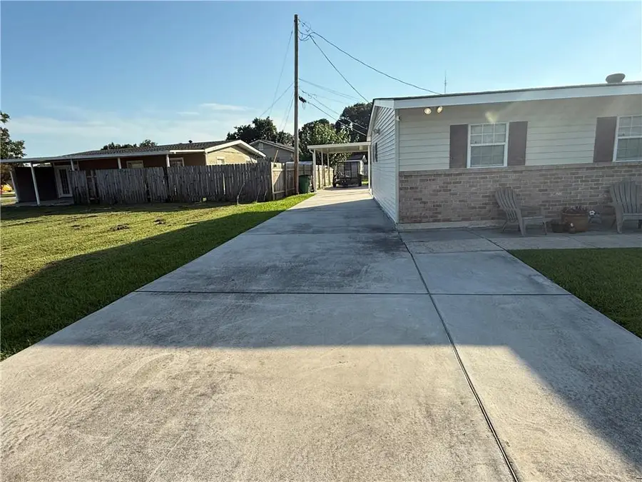 2130 N Butterfly Circle, Terrytown, LA 70056 - #3