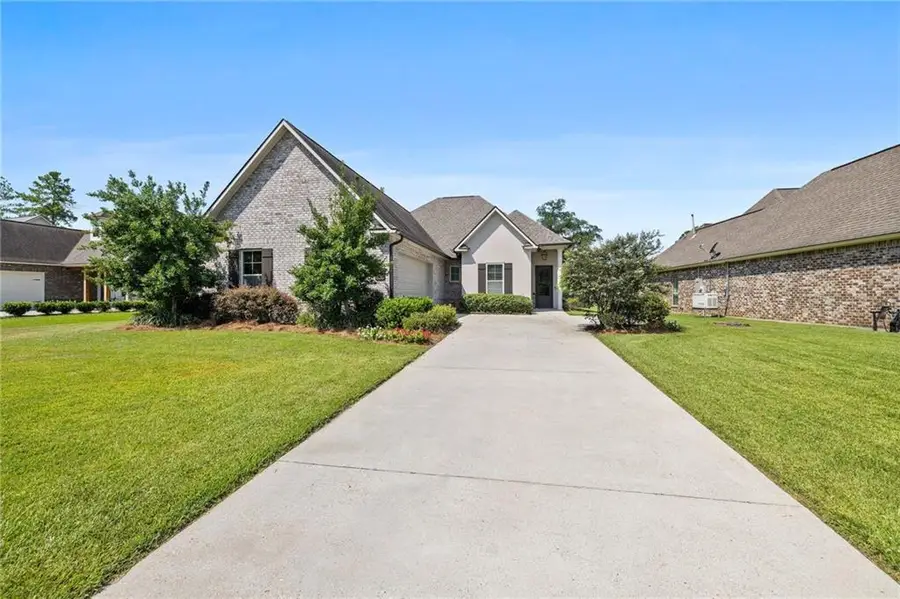 23375 Noble Oak Drive, Springfield, LA 70462 - Image #2