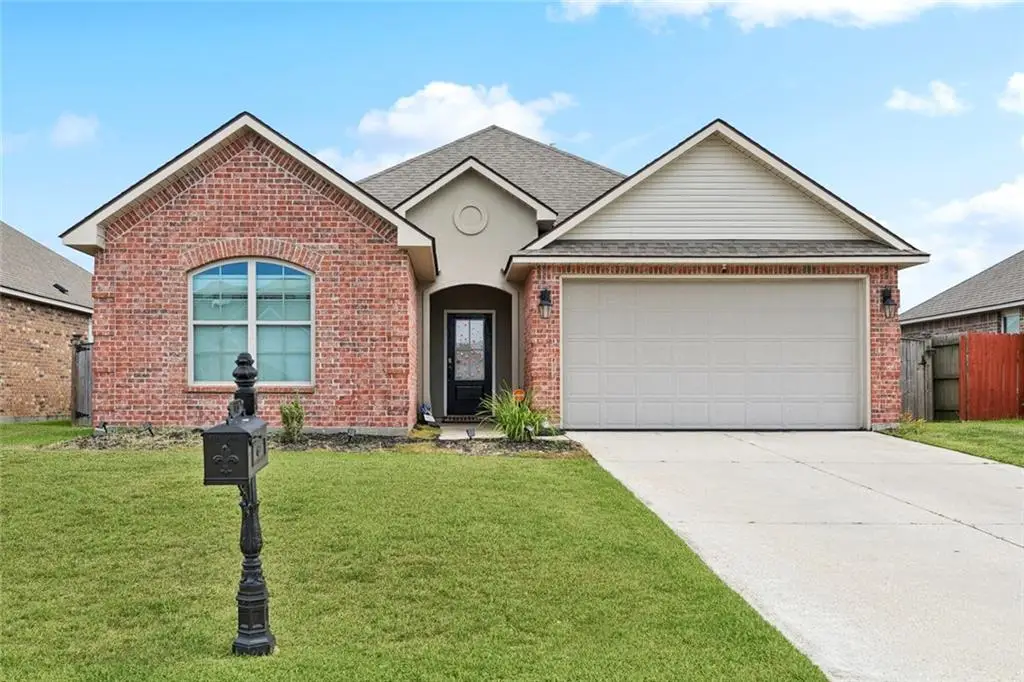 140 East Lake Court, Slidell, LA 70461 - Image #1