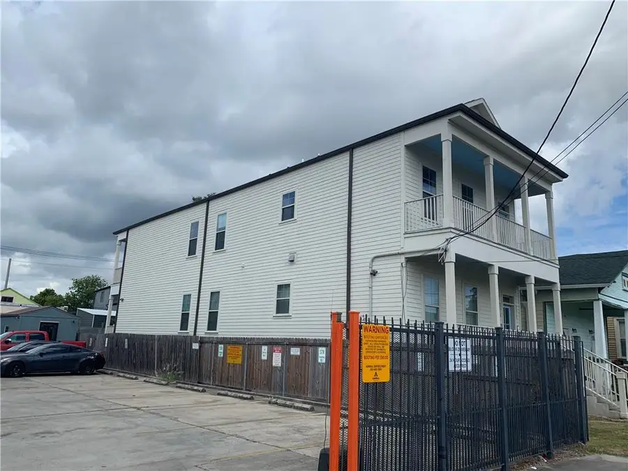 2512 Valence Street #2512, New Orleans, LA 70115 - #2