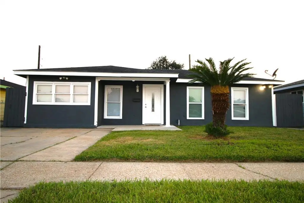 2836 Glenbrook Drive, Gretna, LA 70056 - Image #1