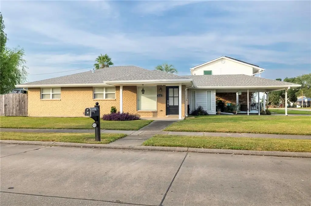 8721 Livingston Avenue, Chalmette, LA 70043 - #1