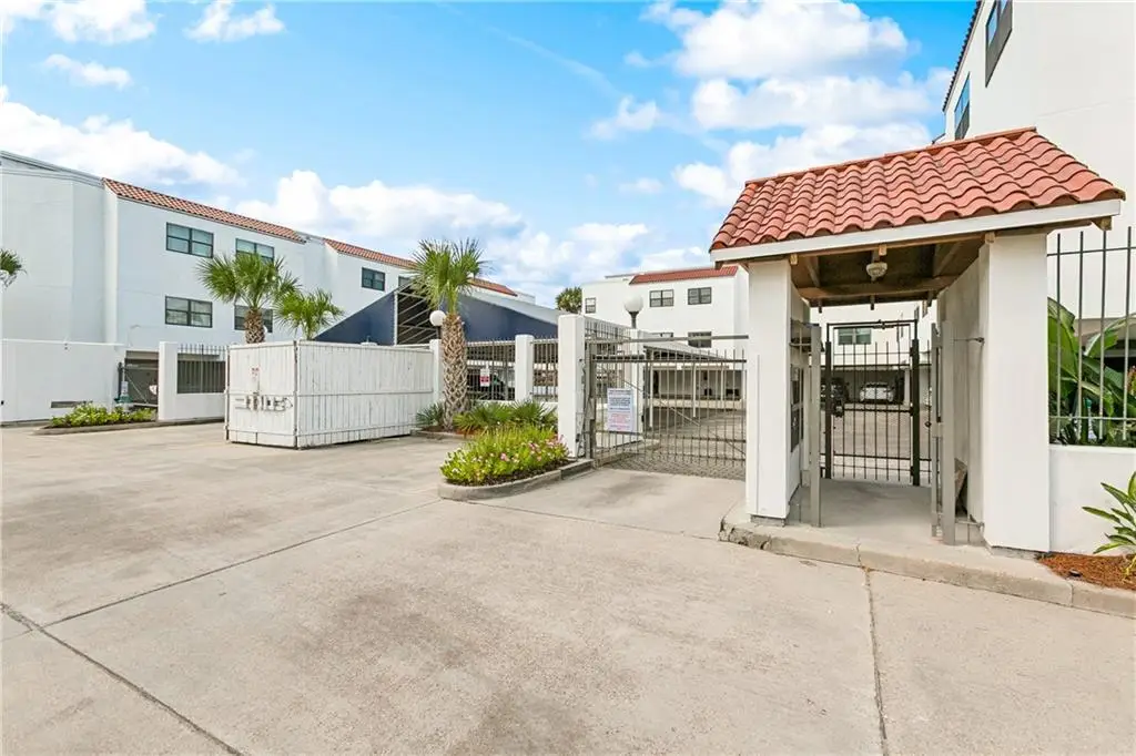 8654 Pontchartrain Boulevard #18, New Orleans, LA 70124 - #1