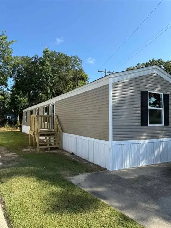 9477 Lansdowne Road, Central, LA 70818