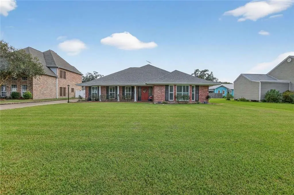 421 N Main Street, Breaux Bridge, LA 70517 - Image #1