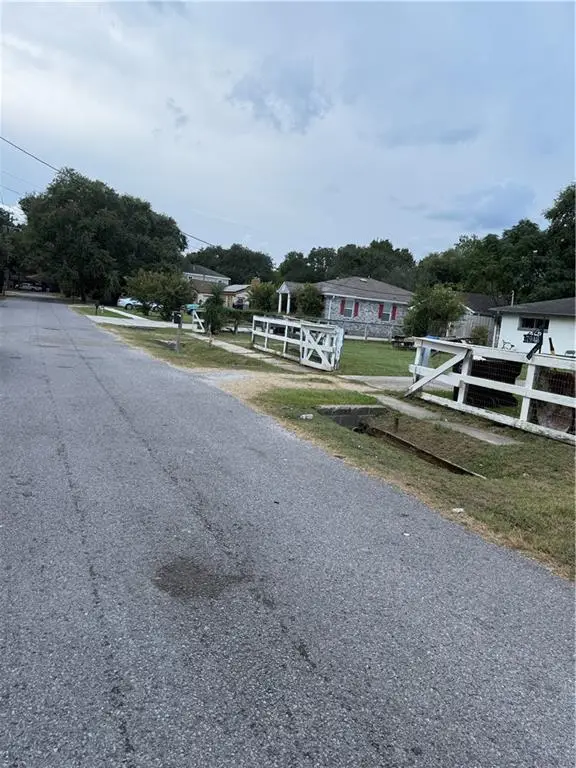 7935 Edgelake Court, New Orleans, LA 70126 - #2