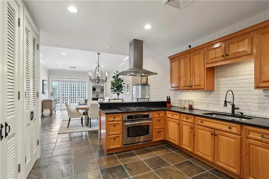 625 St Charles Avenue #10C, New Orleans, LA 70130 - Image #3