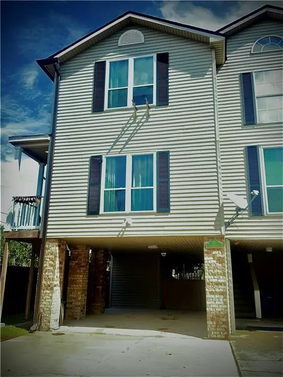 37 Houmas Place, Destrehan, LA 70047