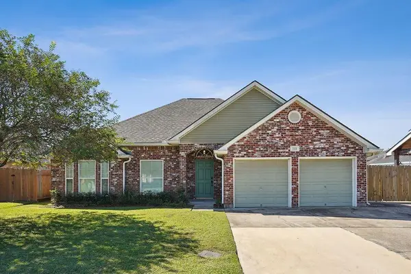 353 Oak Point Drive, Laplace, LA 70068
