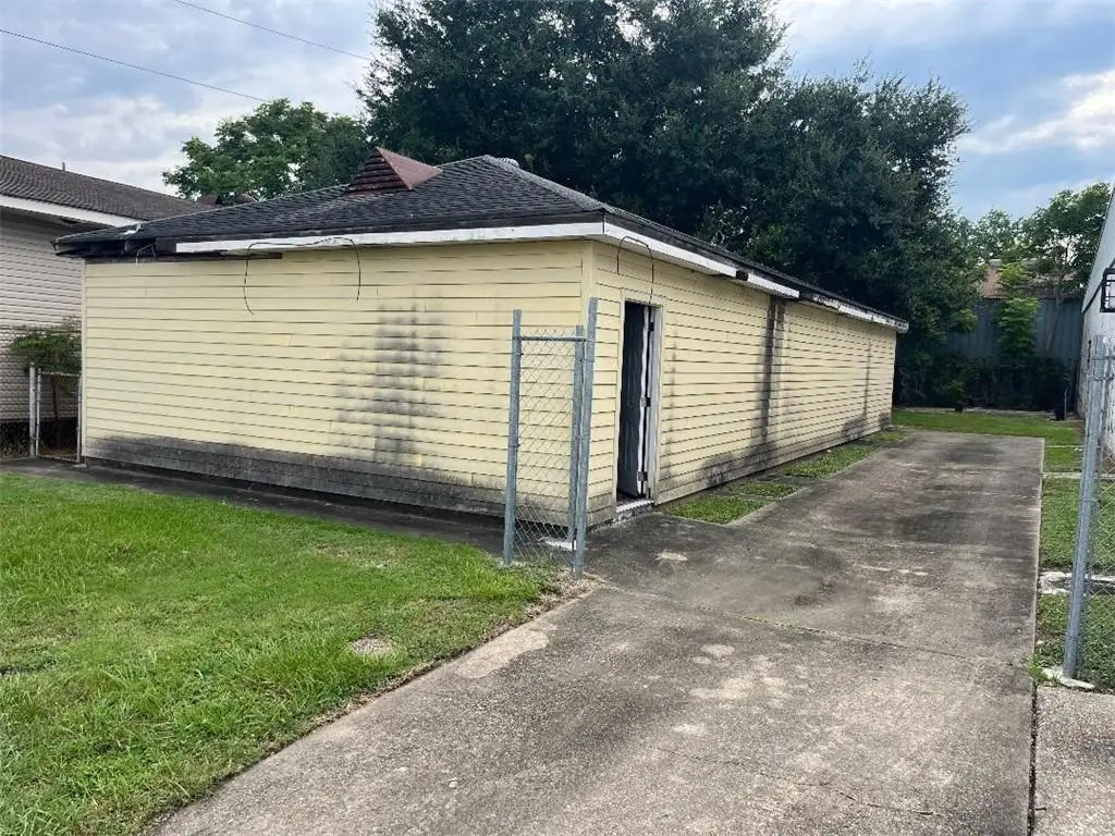 2421 Port Street, New Orleans, LA 70117 - Image #1