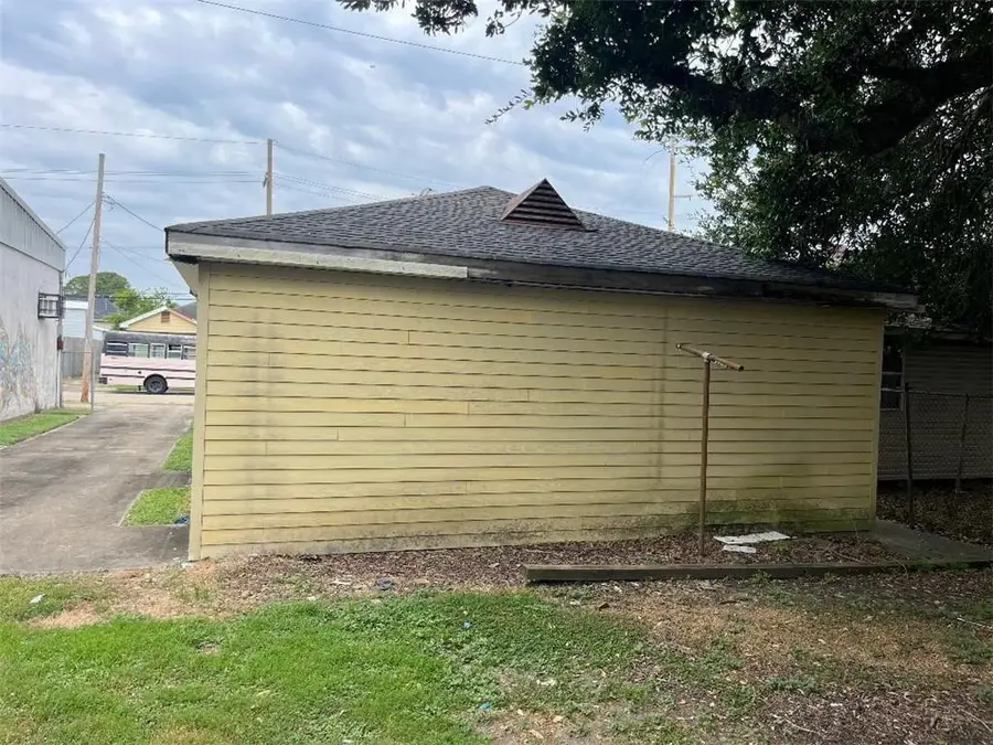 2421 Port Street, New Orleans, LA 70117 - Image #3