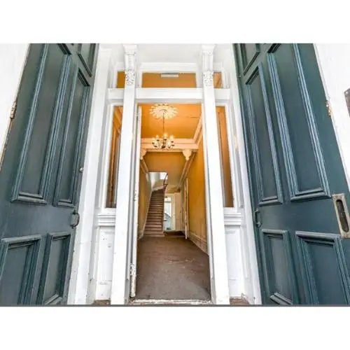 908-10 Esplanade Avenue, New Orleans, LA 70116