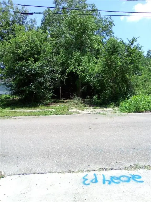 2027 Benton Street, New Orleans, LA 70117