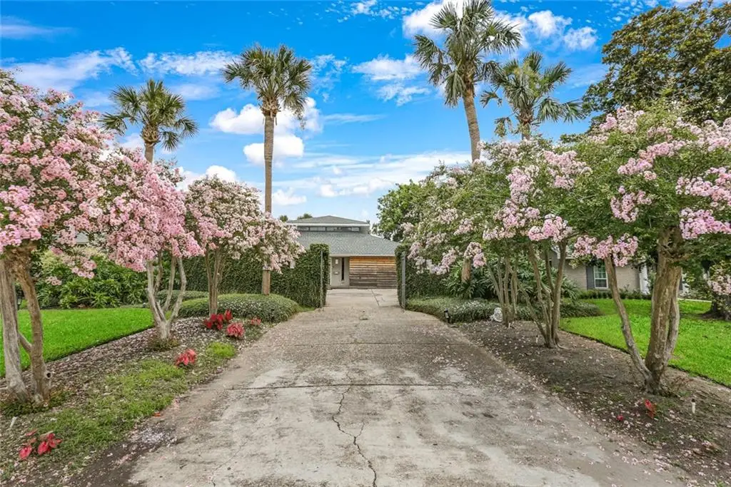 141 Meadowbrook Drive, Gretna, LA 70056 - #1