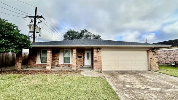 1813 Green Oak Drive, Gretna, LA 70056