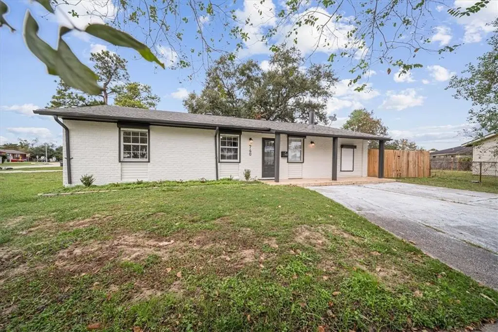 740 Willowbrook Drive, Gretna, LA 70056 - Image #1