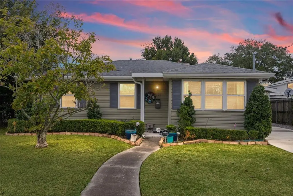 1121 Evergreen Drive, Gretna, LA 70053 - Image #1