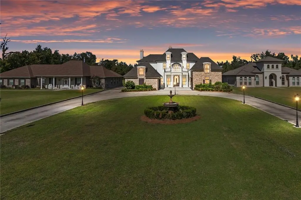 844 S Fashion Boulevard, Hahnville, LA 70057 - #1