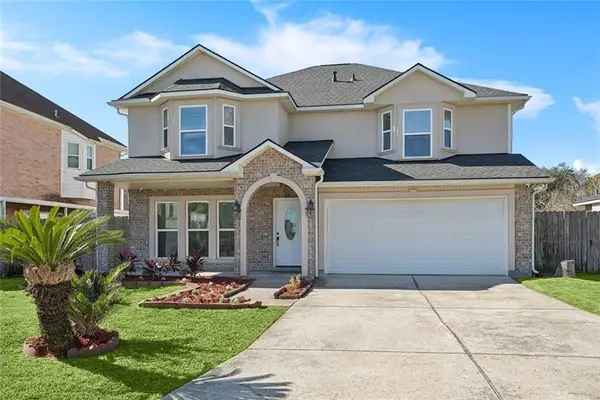 8 Lake Lynn Drive, Harvey, LA 70058