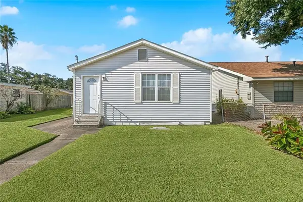 830 Colonial Club Drive, Harahan, LA 70123