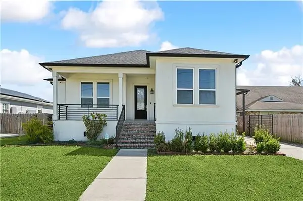 5135 Cameron Boulevard, New Orleans, LA 70122