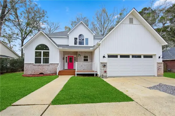 209 Richland Drive East, Mandeville, LA 70448