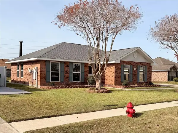 264 Oak Point Drive, Laplace, LA 70068