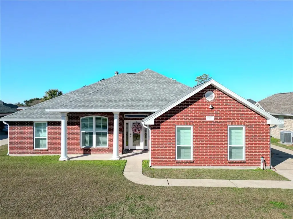 2305 Country Club Drive, Laplace, LA 70068 - Image #1