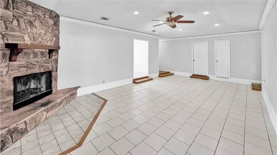 5165 Dueling Oaks Avenue, Marrero, LA 70072 - Image #2