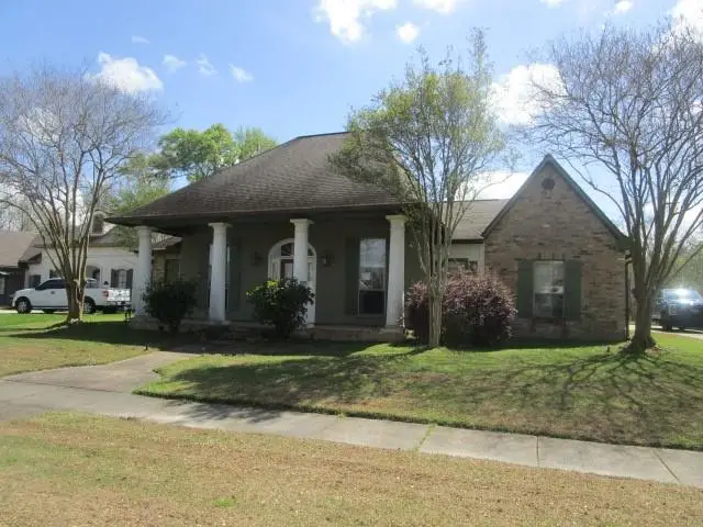 37233 S Lakeshore Avenue, Prairieville, LA 70769 - #1