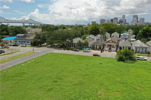 637 Thayer Street, New Orleans, LA 70114