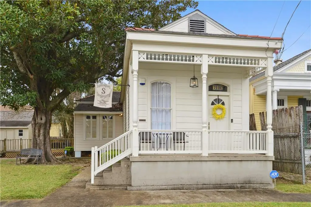 615 Perry Street, Gretna, LA 70053 - Image #1