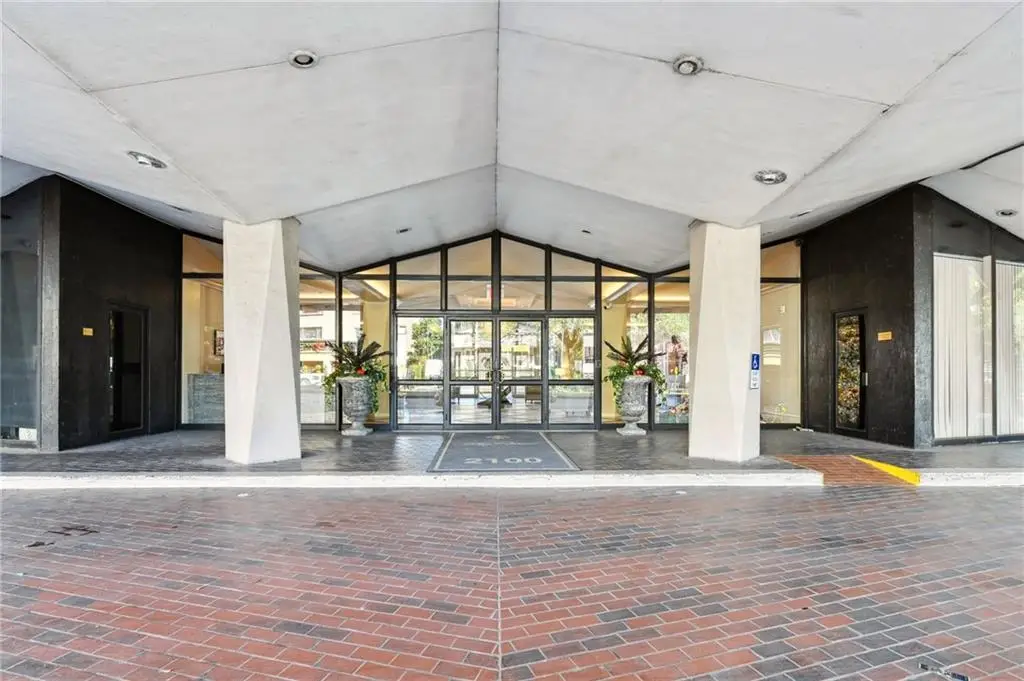 2100 St Charles Avenue #5C, New Orleans, LA 70130 - Image #1