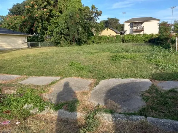 2028 Lauradale Drive, New Orleans, LA 70114