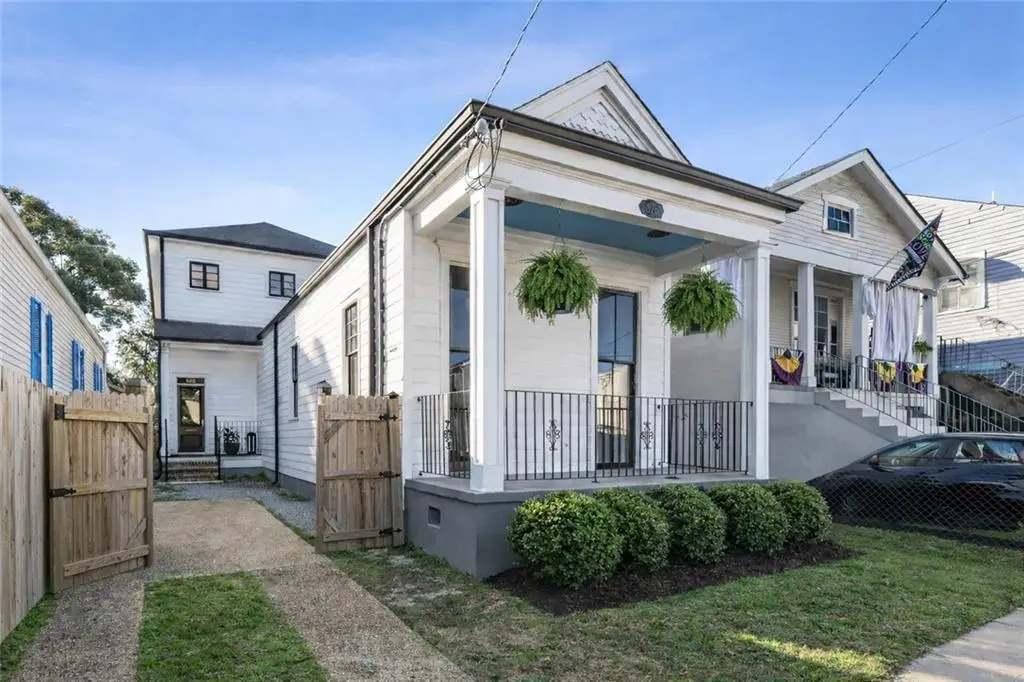 826 Delachaise Street, New Orleans, LA 70115 - Image #1