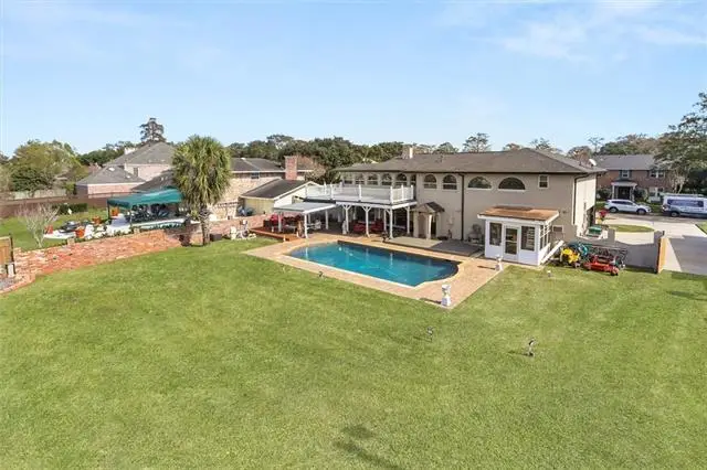 392 Fairfield Avenue, Gretna, LA 70056 - #3