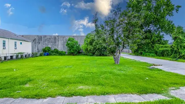 305 Leboeuf Street, New Orleans, LA 70114 - Image #1