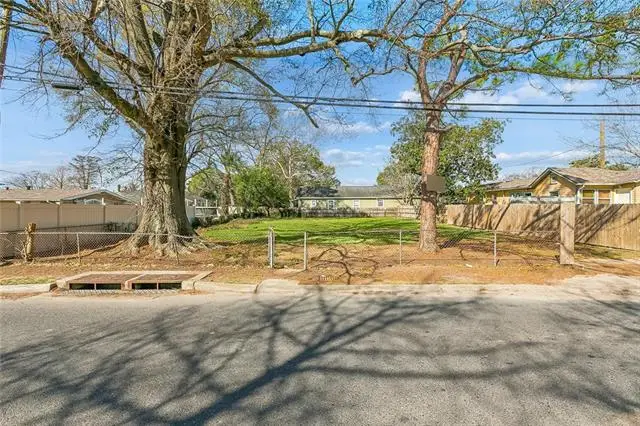 2605 Whitney Avenue, Gretna, LA 70056 - #2