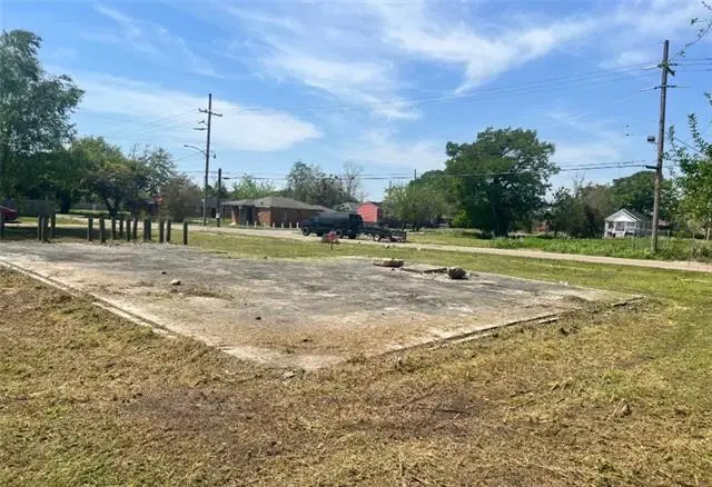 1813 Alabo Street, New Orleans, LA 70117 - #2
