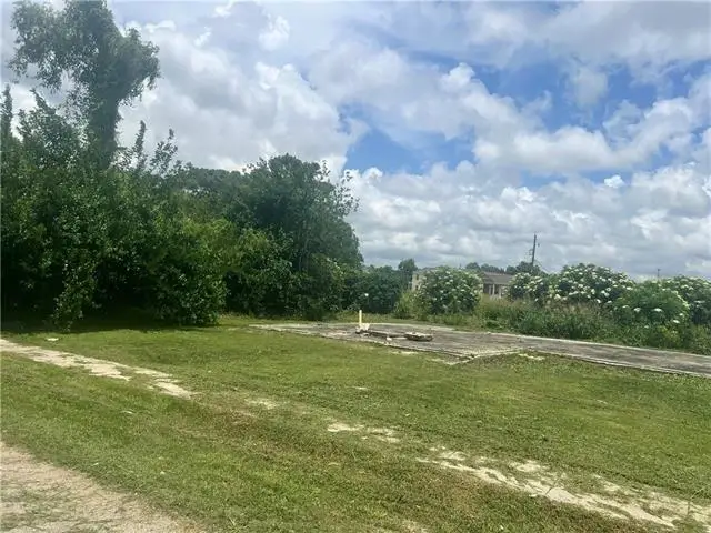 1813 Alabo Street, New Orleans, LA 70117 - #3