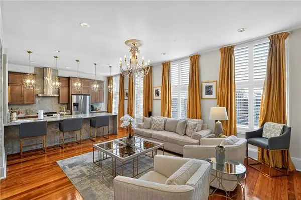 224 Chartres Street #4B, New Orleans, LA 70130