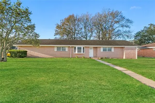 115 Live Oak Drive, Belle Chasse, LA 70037