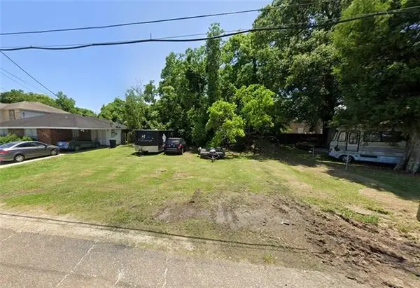 55252 Warfield Street, New Orleans, LA 70126