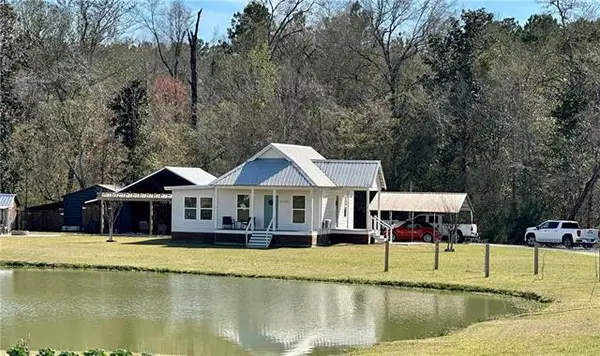 29748 Clinton Threeton Drive, Albany, LA 70711